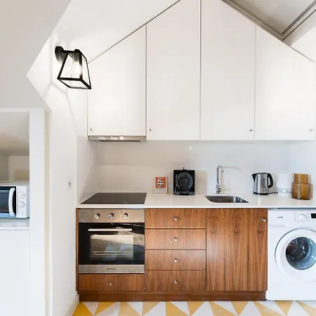Guestready - Spacious And Modern W/ Skylight